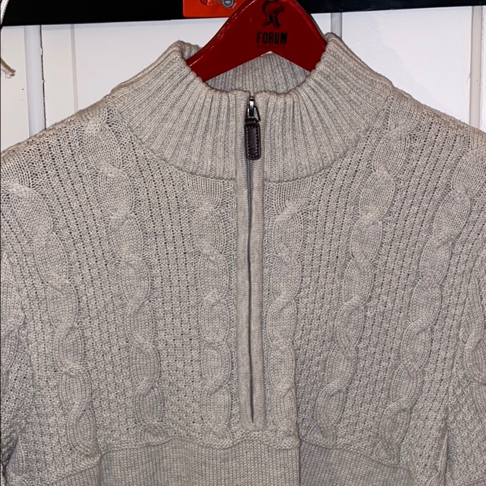 Men’s Izod quarter zip size medium